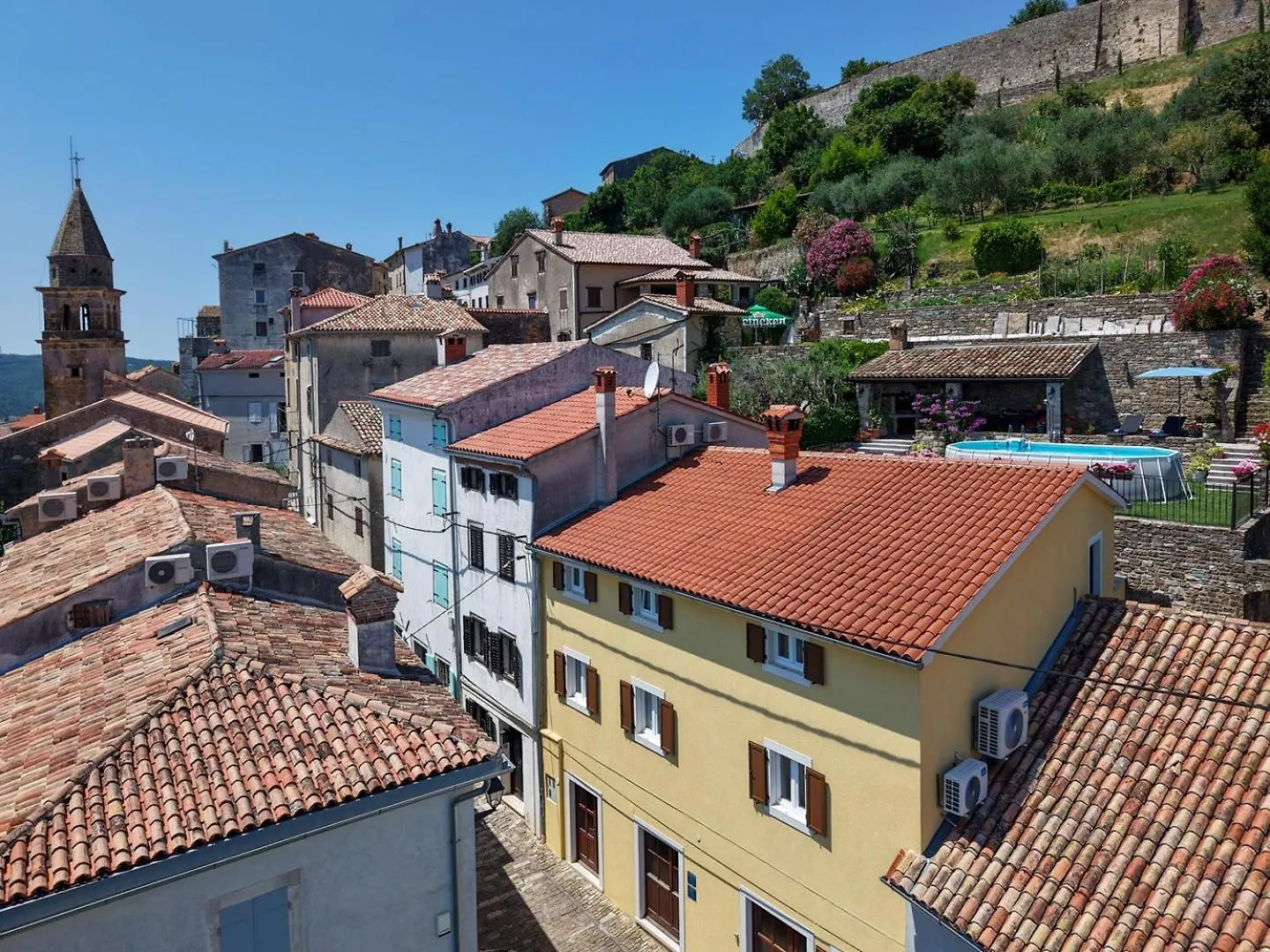 Villa Pietro Montona 莫托文